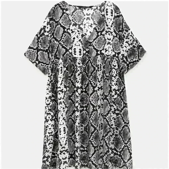 Zara Premium Snakeskin Print V-neck Dress. Front Button Top, Pockets Size Large. - Picture 4 of 7